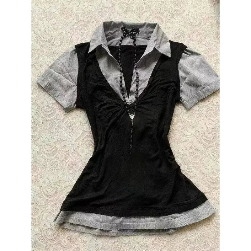 Women's Vintage Ruffle Blouse – Harajuku, Y2K & Fairy Grunge Style**

Add a playful vintage-inspired touch to your wardrobe with this women's ruffle blouse. Featuring a charming design with a Harajuku and Y2K-inspired aesth