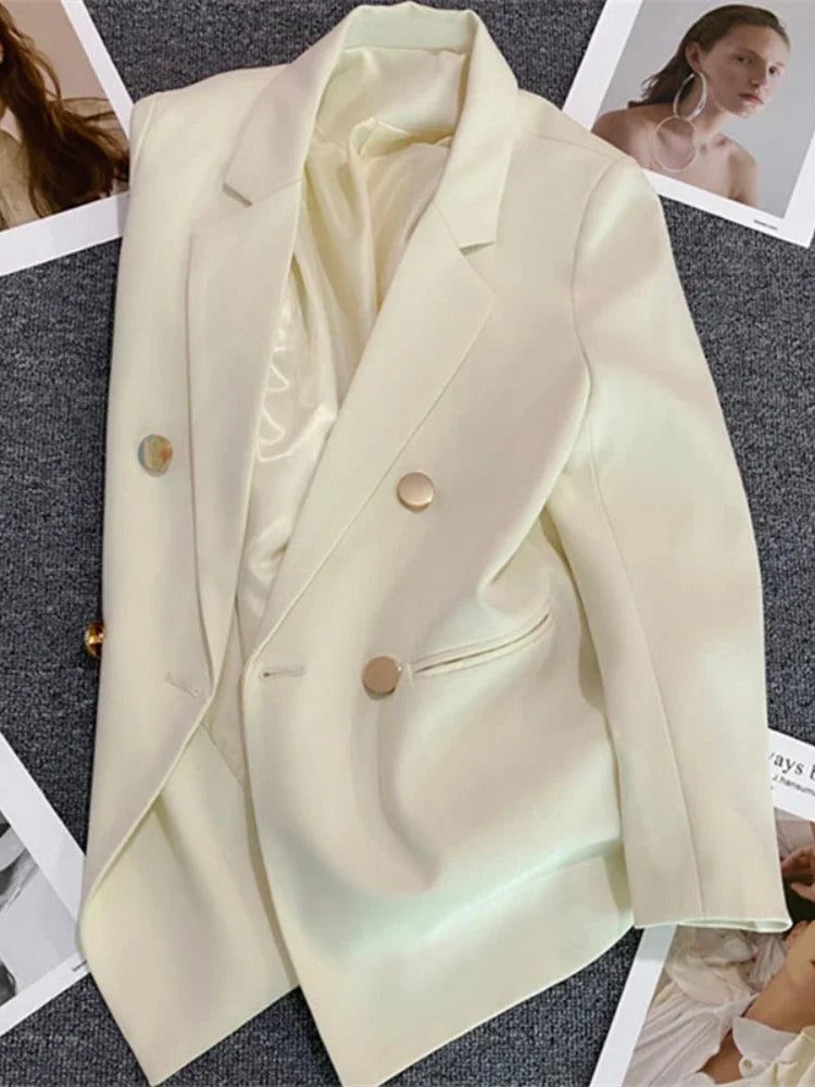 Women's Double-Breasted Blazer – Elegant Korean-Inspired Jacket**

Elevate your wardrobe with this sophisticated women's double-breasted blazer. Featuring a timeless solid-color design and polished silhouette, it’s perfec