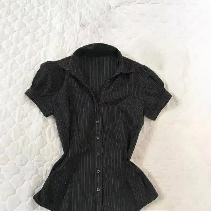 Women's Vintage Ruffle Blouse – Harajuku, Y2K & Fairy Grunge Style**

Add a playful vintage-inspired touch to your wardrobe with this women's ruffle blouse. Featuring a charming design with a Harajuku and Y2K-inspired aesth